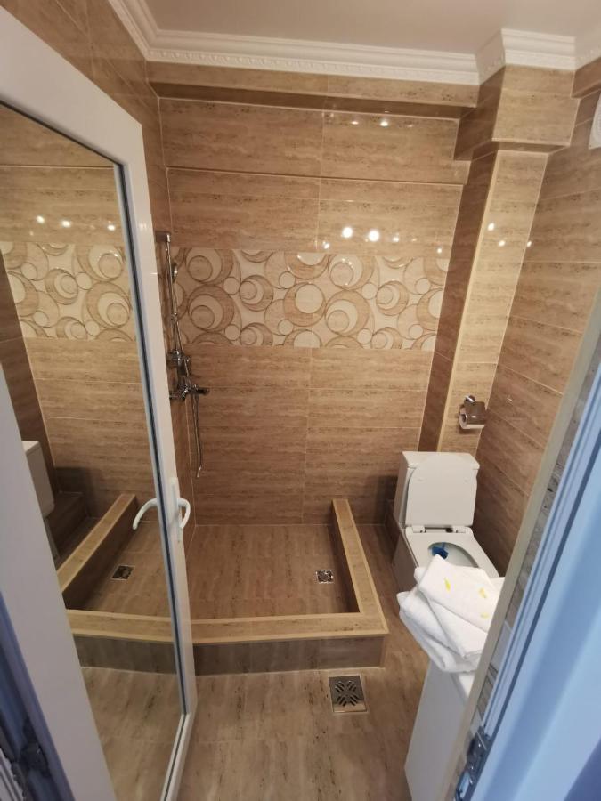 1 Small Studio, Central, Self Check In Sinaia Buitenkant foto